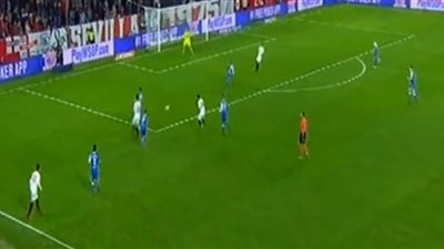 «إشبيلية» يفوز بثنائية في شباك ديبورتيفو لاكورونا (فيديو)