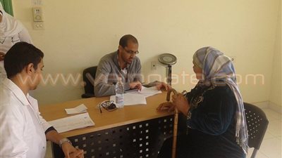 بالصور.. قافلة طبية متنوعة لقرية السعدية بالإسماعيلية