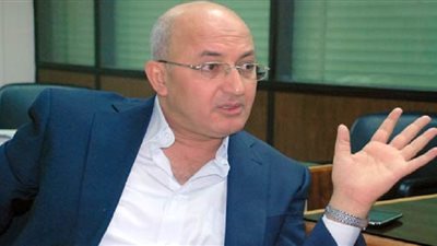 سيد علي يطالب «الوزراء» بالكشف عن الحالة الصحية لشريف إسماعيل