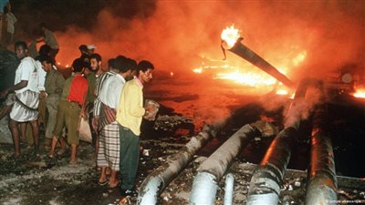 مسلحون قبليون يفجرون خط أنابيب النفط الرئيسي باليمن