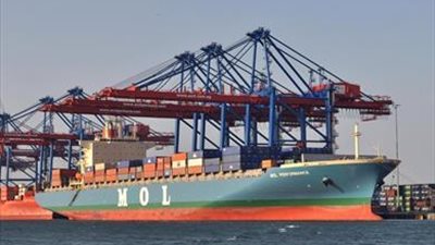 ميناء غرب بورسعيد يستقبل 6000 طن رخام