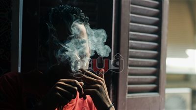 «عُملة المساجين».. ماذا فعل ارتفاع أسعار السجائر في حياة «سكان الزنازين»