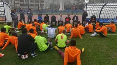 عامر يجتمع بلاعبي سموحة قبل مواجهة الاتحاد السكندري بالكأس
