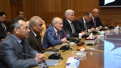 وزيرا الإنتاج الحربي والصناعة يبحثان مجالات التعاون المشترك