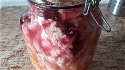 أسهل طريقة لإعداد مخلل القرنبيط (فيديو)