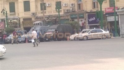 بالصور .. تمركزات أمنية مكثفة بميدان طلعت حرب تحسبا للتظاهر في ذكرى محمد محمود