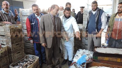 بالصور.. مدير أمن مطروح يتفقد الأسواق