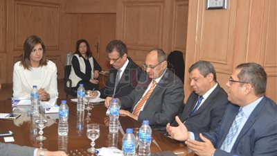 وزيرة الهجرة تبحث تنفيذ توصيات منتدى المصريين بالخارج (صور)