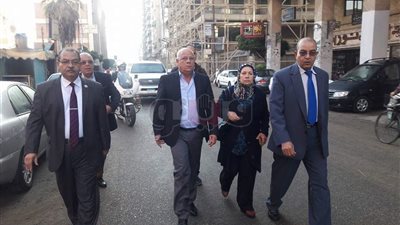 محافظ بورسعيد يكلف بتكثيف أعمال النظافة وإزالة الإشغالات بحي العرب