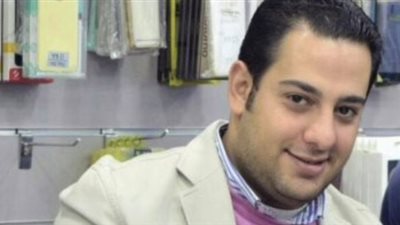 النقيب محمد الحايس يغادر مطار القاهرة إلى جنيف لاستكمال علاجه