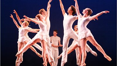 المسرحيون يرفضون إغلاق مدرسة الرقص الحديث