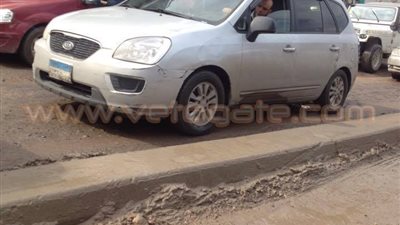 بالصور.. طرق الإسكندرية تتحول لمصائد موت بسبب الحفر والمطبات