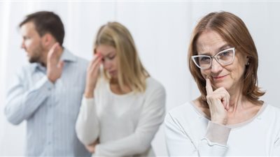 «لو حماتك قنبلة ذرية».. تعاملي معها بهذه الطريقة