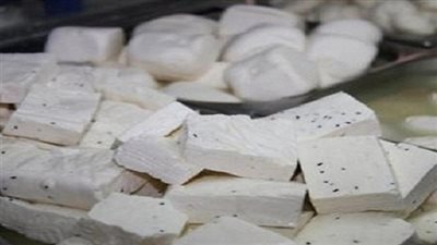 ضبط طن جبن أبيض يحتوي على مادة محظور استخدامها بدمياط