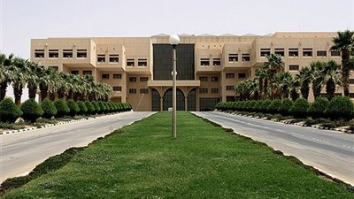 القنصلية المصرية بالرياض تنفي القبض على أستاذ جامعة مصري