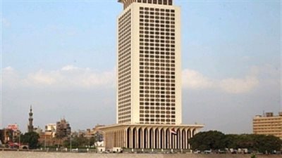 الخارجية تناشد المصريين بالخارج تسجيل أسمائهم بالقنصليات