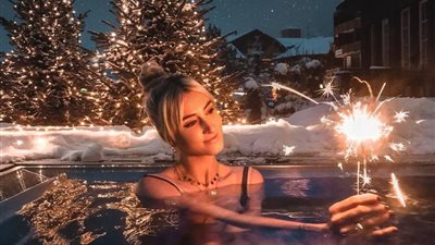 فندق سويسري يعرض فرصة السباحة وسط الجليد (صور)