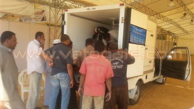 بالصور.. إقبال المواطنين على منافذ بيع الأسماك بأسعار مخفضة بالغردقة