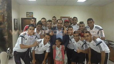 بالصور.. بعثة الأوليمبي تحتفل مع الجالية المصرية بالفوز على عمان