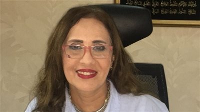 نائلة فاروق مشرفا على فكرة كورال القارة السمراء بماسبيرو