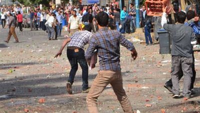 محاكمة 5 من قيادات 