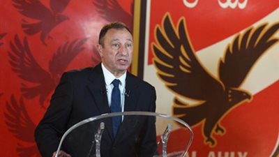 الإرهاق يمنع الخطيب من الظهور في الأهلي بعد عودته من ألمانيا