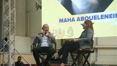 ساويرس لأحد الطلاب: «كلنا بدأنا صغيرين وبنكبر.. متخافوش»