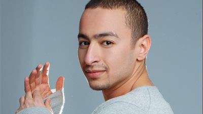 حمادة هلال يفوز بأفضل أغنية للأطفال في حفل 