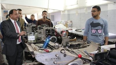 رئيس جامعة بني سويف يتفقد مركز الطباعة والنشر