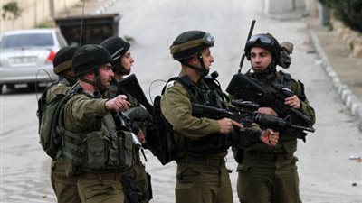 جنود الاحتلال يسرقون 50 ألف شيكل من منزل مواطن بالأغوار