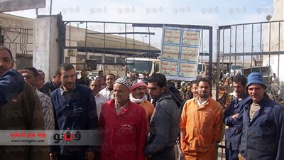 عمال نظافة بدمنهور يتظاهرون للمطالبة بالحد الأدنى والتثبيت