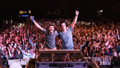 شارموفرز تحتفل بالكريسماس مع العسيلي و«ديسكو مصر»