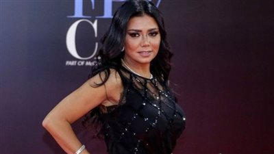 رانيا يوسف لمنتقديها: «الدنيا دوارة»