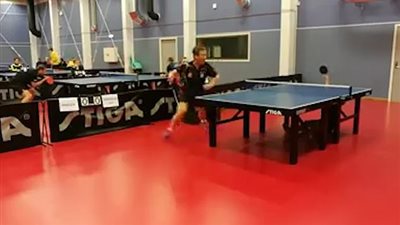 صبي ينقذ ضربة كرة طاولة بشكل لا يصدق (فيديو وصور)