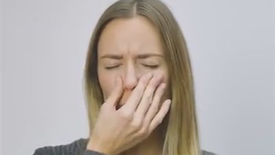 5 طرق منزلية لعلاج البرد (فيديو)