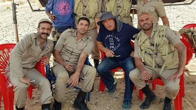 أحمد صلاح حسني ينشر صورا جديدة من كواليس «الممر»