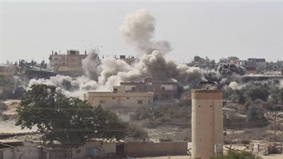 مصرع طفلة وسيدتين في سقوط قذيفة صاروخية على منزلهم جنوب الشيخ زويد