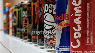 «احذر الموت في عبوة» دراسة أمريكية تحذر من مخاطر مشروبات الطاقة.. وأطباء المخ والأعصاب: تدمر خلايا المخ.. تسبب الصرع وتؤدى إلى الولادة المبكرة.. ومخاطرها أكبر على الرياضيين وصغار السن