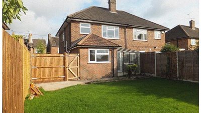 شاهد ما فعله زوجان لبيع منزل قديم بـ 20 ضعف ثمنه (صور)