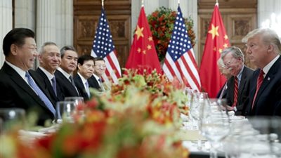 «الجارديان»: بكين تعمل على إنهاء صراعات ترامب الجمركية