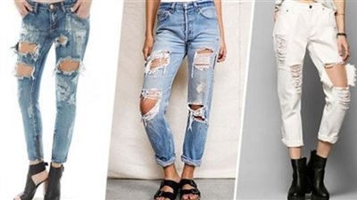 جامعات توقع غرامات على الطلاب.. 50 جنيها عقوبة ارتداء الملابس غير اللائقة والجلوس على السيارات بجامعة الإسكندرية.. غرامة أخرى للتدخين بجامعة القاهرة.. و«جنيه» بألسن عين شمس للتأخر عن المحاضر