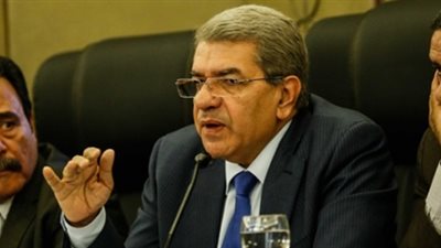 وزير المالية يعلن الانتهاء من قانون الجمارك