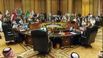 وزير الخارجية القطري على مائدة واحدة مع دول المقاطعة لأول مرة