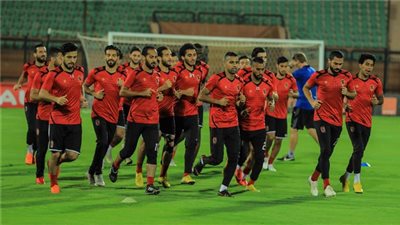 تدريبات تأهيلية لرباعي الأهلي في المران الصباحي