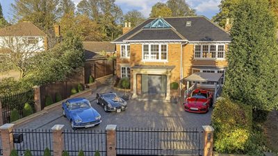 قصر يشبه منزل جيمس بوند للبيع بـ5 ملايين جنيه إسترليني (صور)