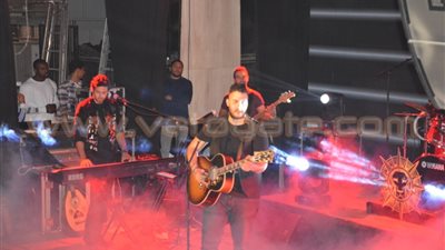 بالصور.. مطرب «كايروكي» يشكر «هواوى» على دعمها للفريق