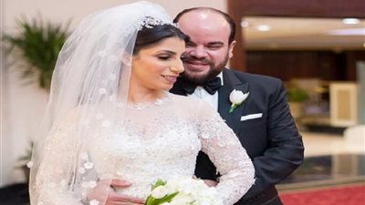 محمد عبد الرحمن يحتفل بعيد زواجه الأول