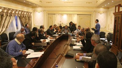 «خطة النواب» تمهل الحكومة أسبوعا لصرف رواتب عمال الصناديق الخاصة