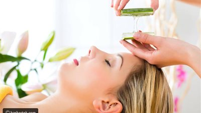 خبير تجميل: واجهي حبوب الوجه بماسك الطماطم وجل الصبار