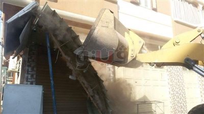 إزالة 35 حالة إشغال طريق وغلق محل حلويات في دمياط (صور)